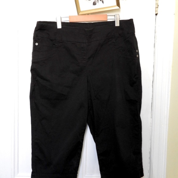 Black Capri Pants - Picture 1 of 3